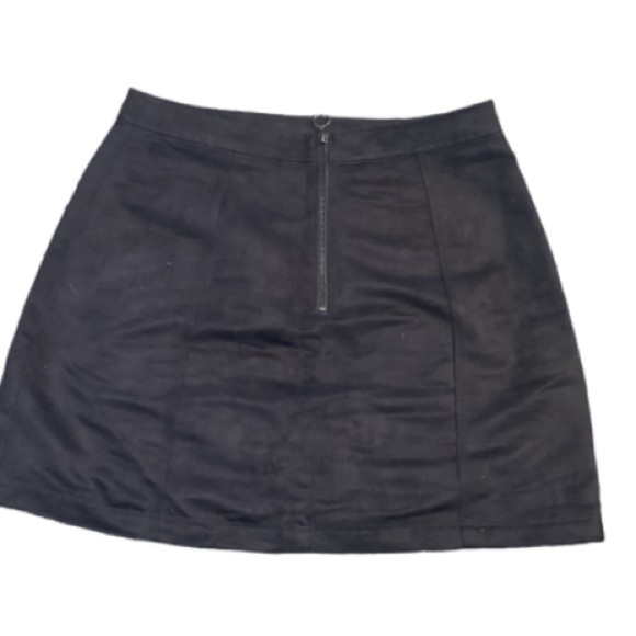 Old Navy Womens Black Jack Faux Suede A-Line Mini Skirt Patch Pockets Sz12 - Picture 3 of 6